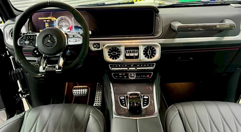 оклейка элементов салона автомобиля